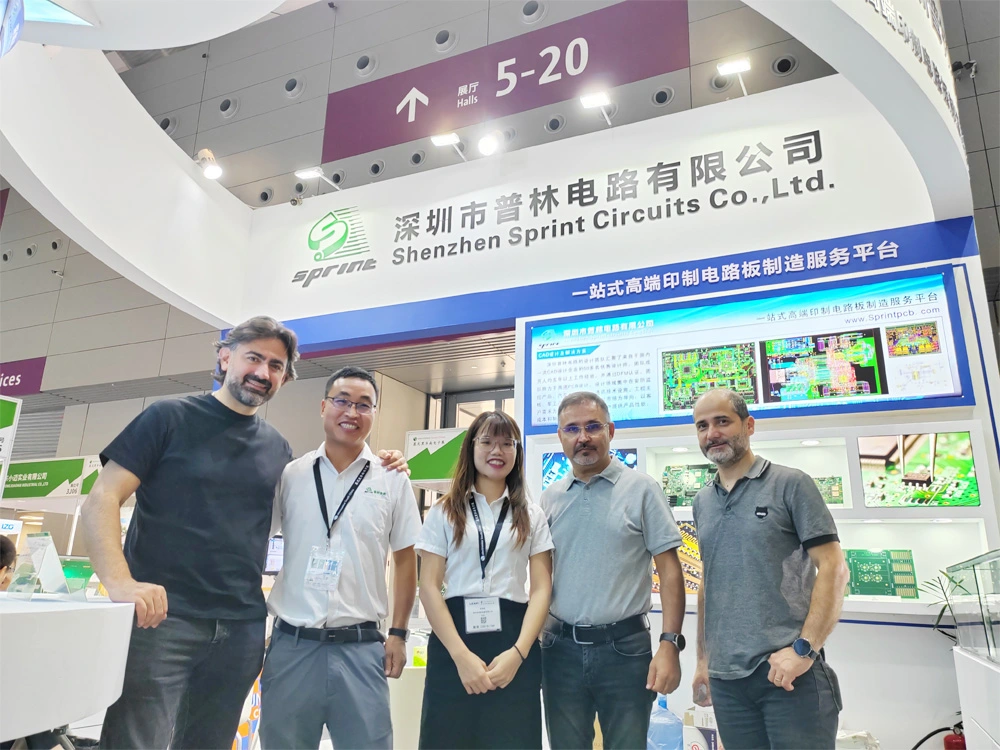 SprintPCB poses for a photo with customers at electronica South China